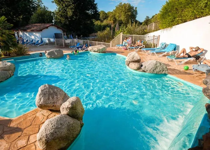 Camping Mobil-home Avec Terrasse à - 2 Chambres, 5 Personnes - Api-1-52-1557 *